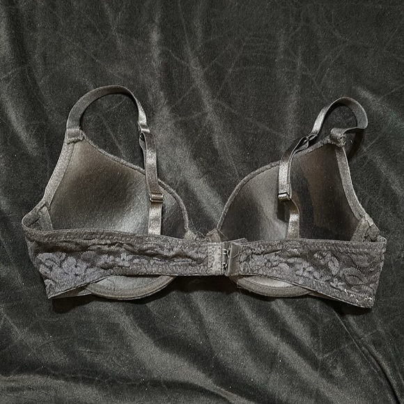 Black Lace Bra, NO SIZE TAG - Picture 2 of 2